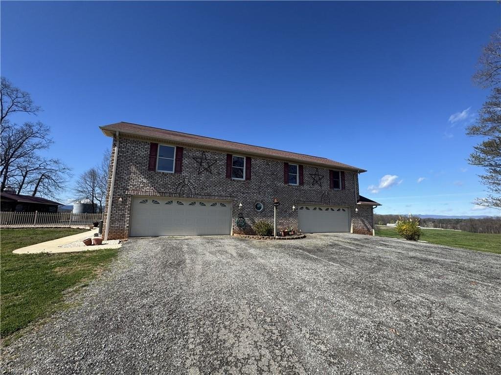 House in Dobson, North Carolina, United States 2 - 17565669