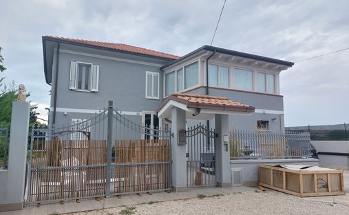 Maison à Mosciano Sant'Angelo, Abruzzes, Italie 1