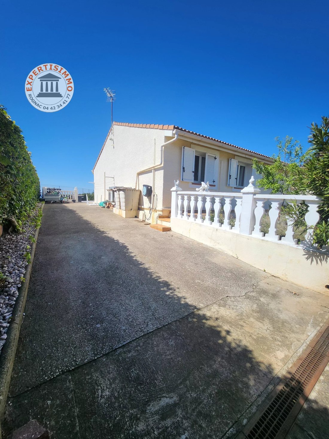 House in Avenue de Marseille-Liourat, Vitrolles, France 4 - 17558263