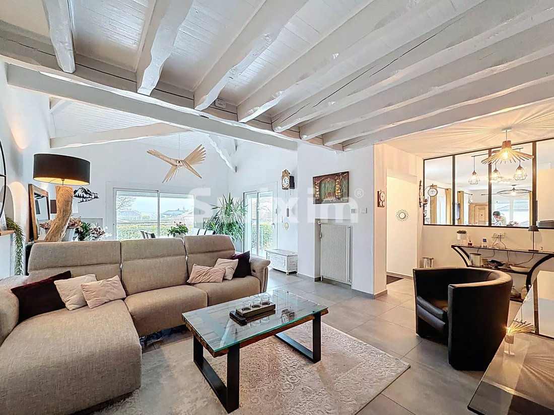 Apartment in Divonne-les-Bains, Auvergne-Rhône-Alpes, France 2 - 17564469