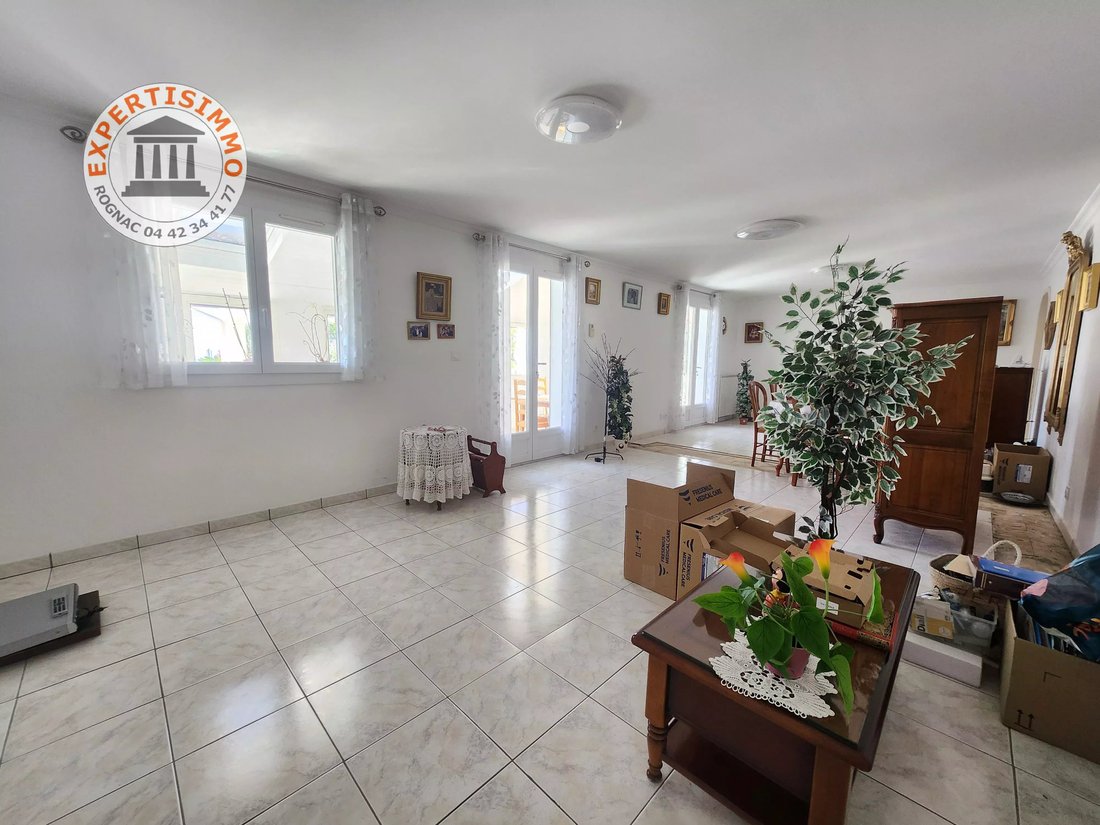 House in Avenue de Marseille-Liourat, Vitrolles, France 5 - 17558263