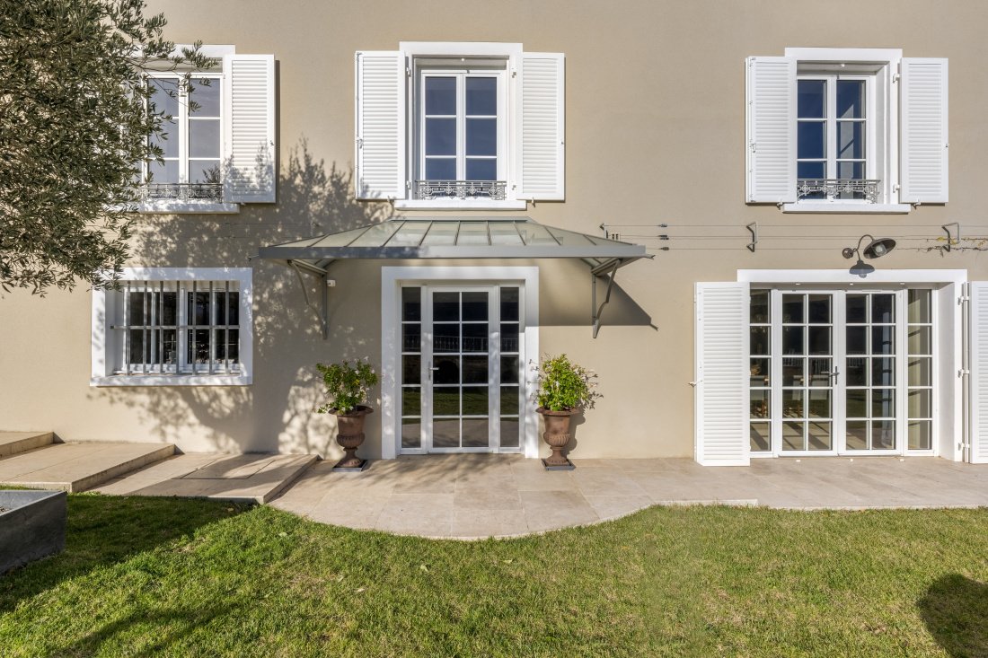 Estate in Régnié-Durette, Auvergne-Rhône-Alpes, France 4 - 17557823