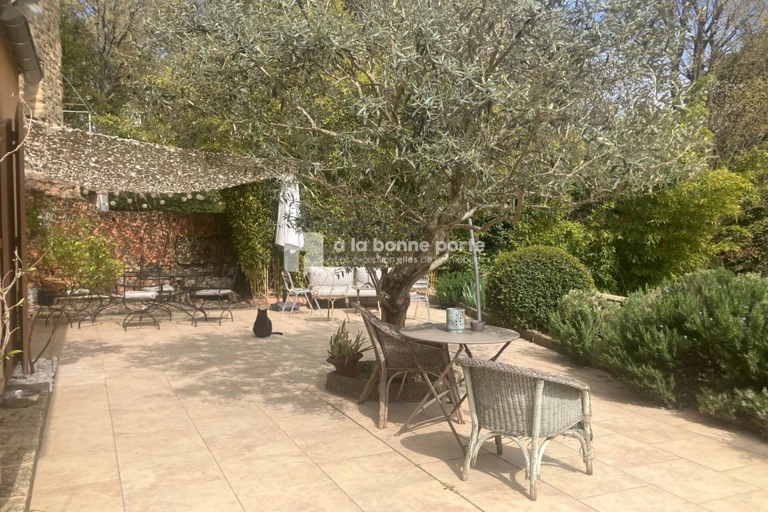 Villa in Cadenet, Provence-Alpes-Côte d'Azur, France 3 - 17562838