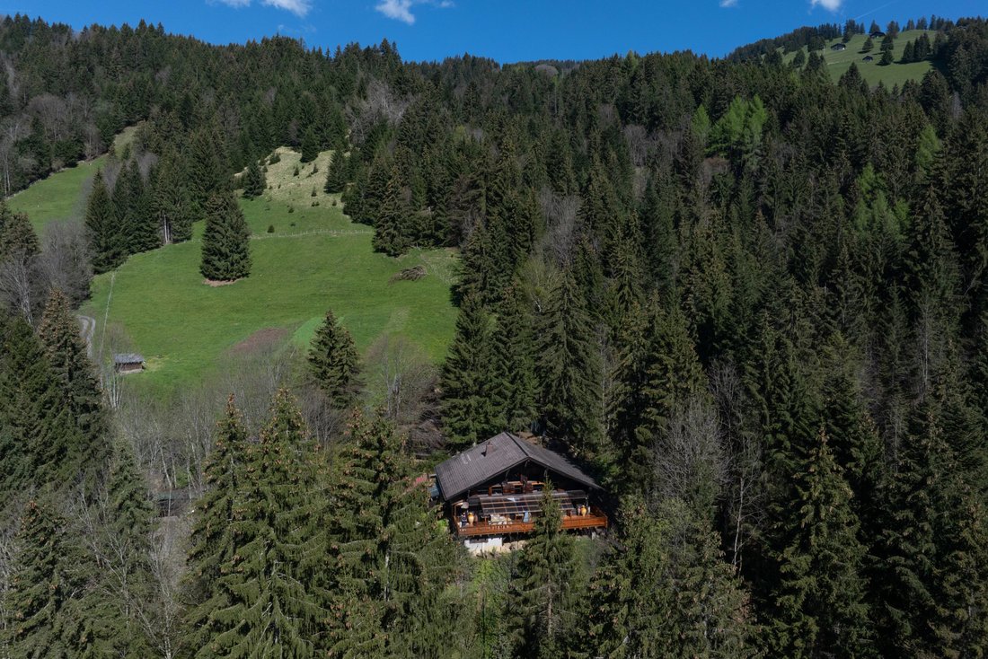 Genuine Chalet In The Heart Of Nature