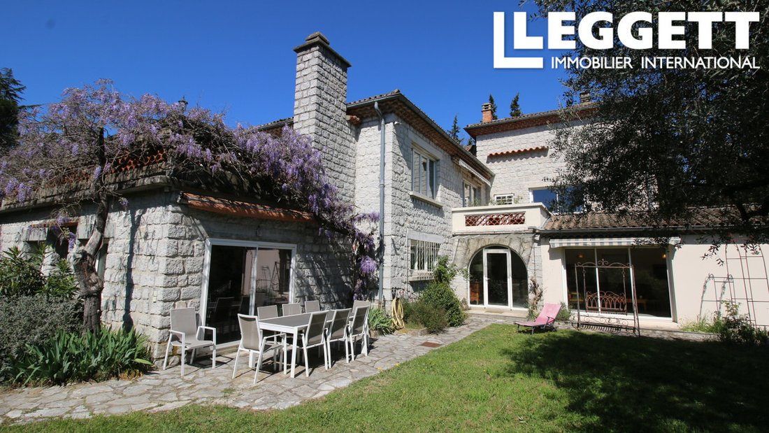 Villa in Vallon-Pont-d'Arc, Auvergne-Rhône-Alpes, France 2 - 17564187
