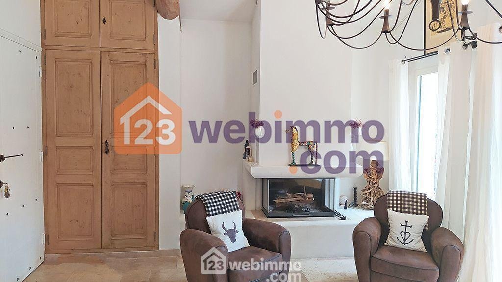 House in Saintes-Maries-de-la-Mer, Provence-Alpes-Côte d'Azur, France 4 - 17567449