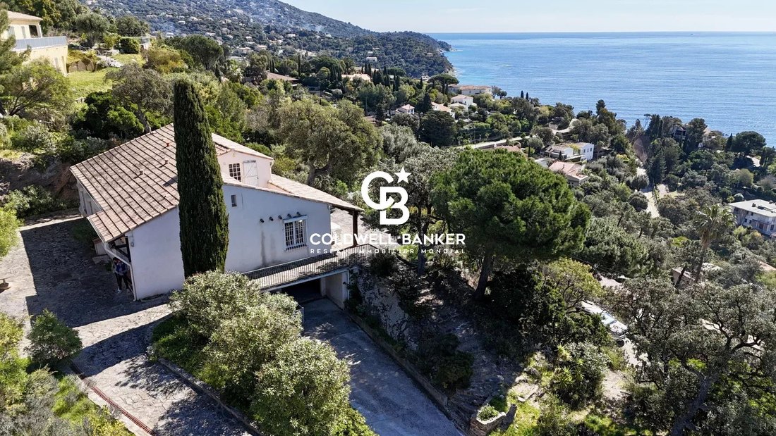 House in Rayol-Canadel-sur-Mer, Provence-Alpes-Côte d'Azur, France 5 - 17560979