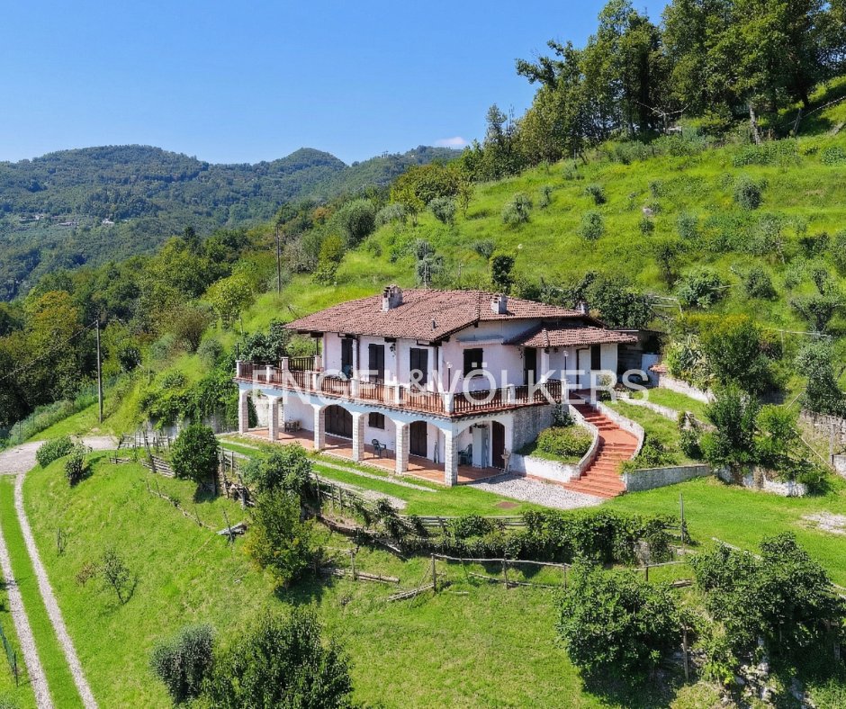 Villa in Gardone Riviera, Lombardy, Italy 1 - 17556767