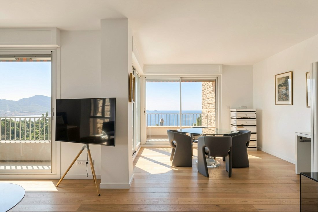 Apartment in Endoume, 7e Arrondissement, Marseille 4 - 17563158