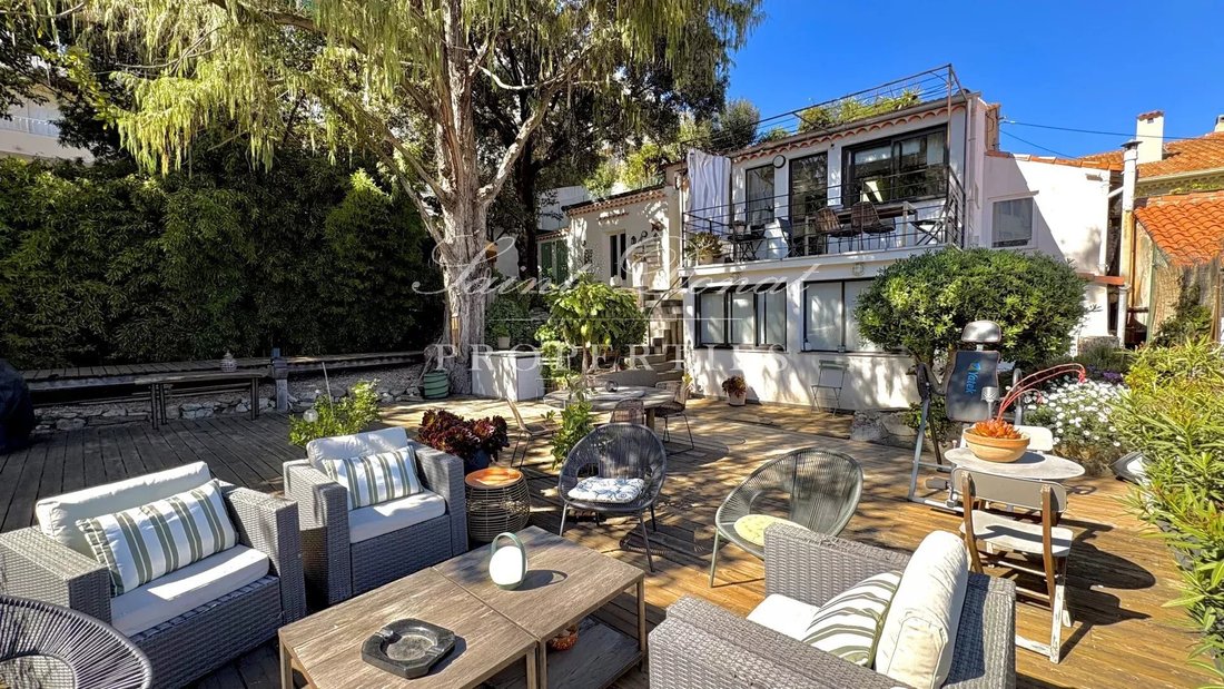 House in Cannes, Provence-Alpes-Côte d'Azur, France 1 - 17559537