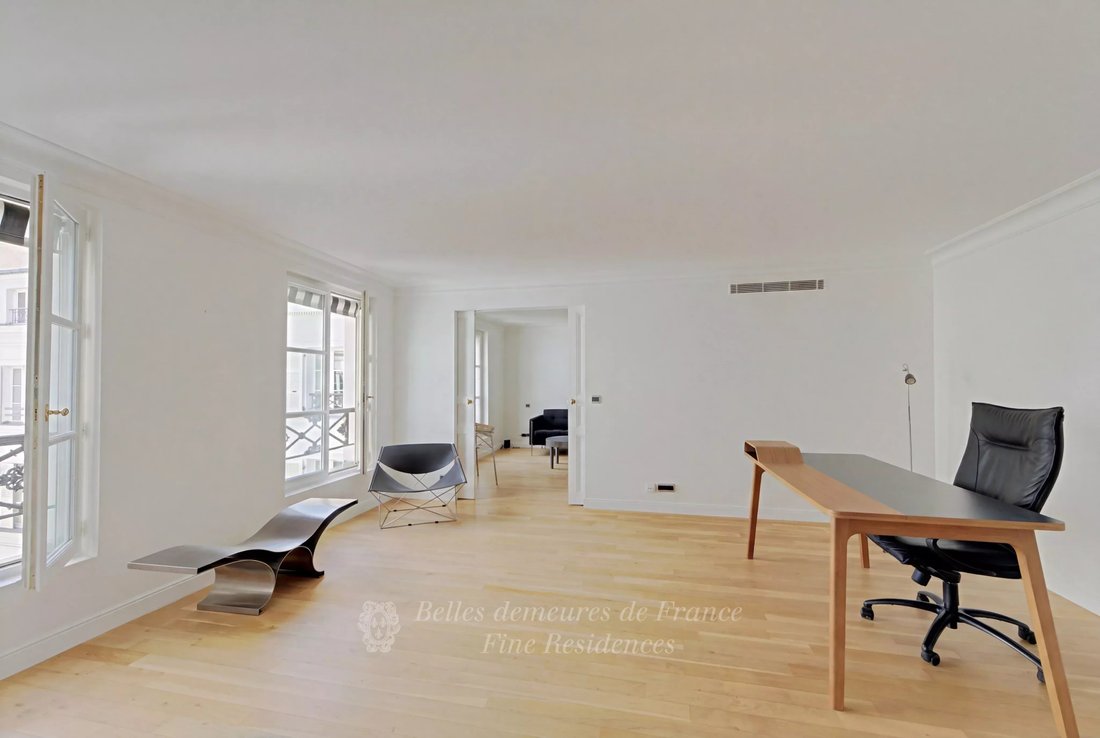 Apartment in Elysées-Madeleine, Paris 8e Arrondissement, Paris 4 - 17558128