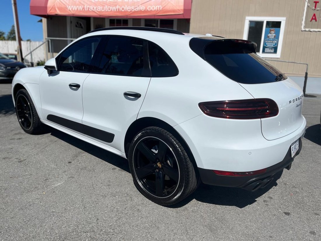 Suv in San Mateo, CA, United States 5 - 17558690