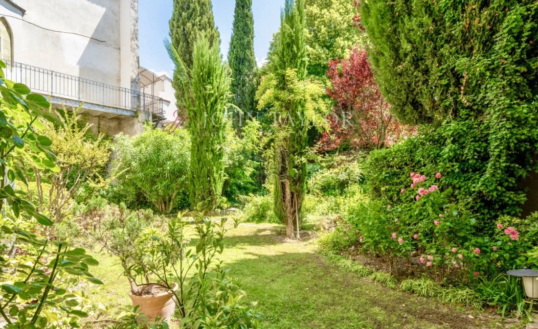 Estate in Nevons-route d'Apt, L'Isle-sur-la-Sorgue, France 2 - 17556955