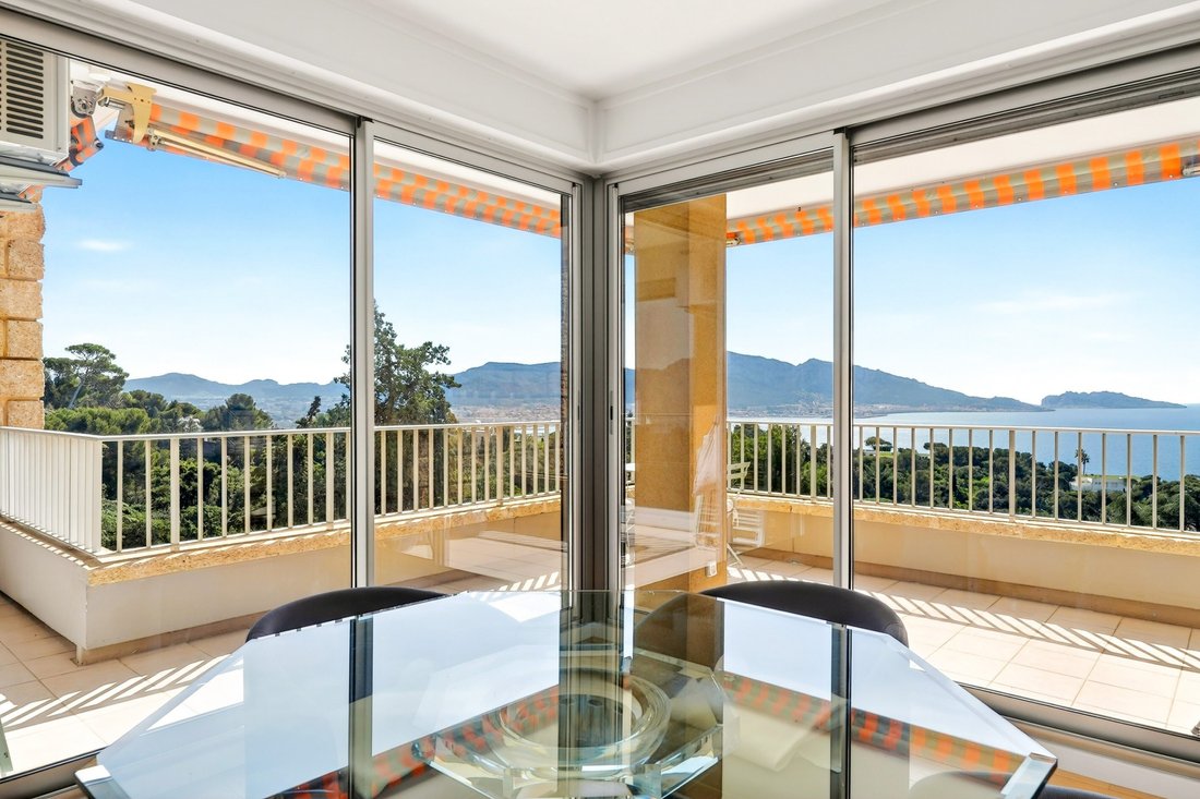 Apartment in Endoume, 7e Arrondissement, Marseille 2 - 17563158