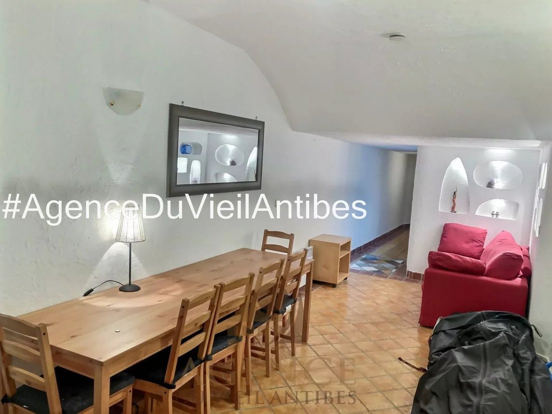 House in Vieille Ville, Antibes, France 2 - 12504734