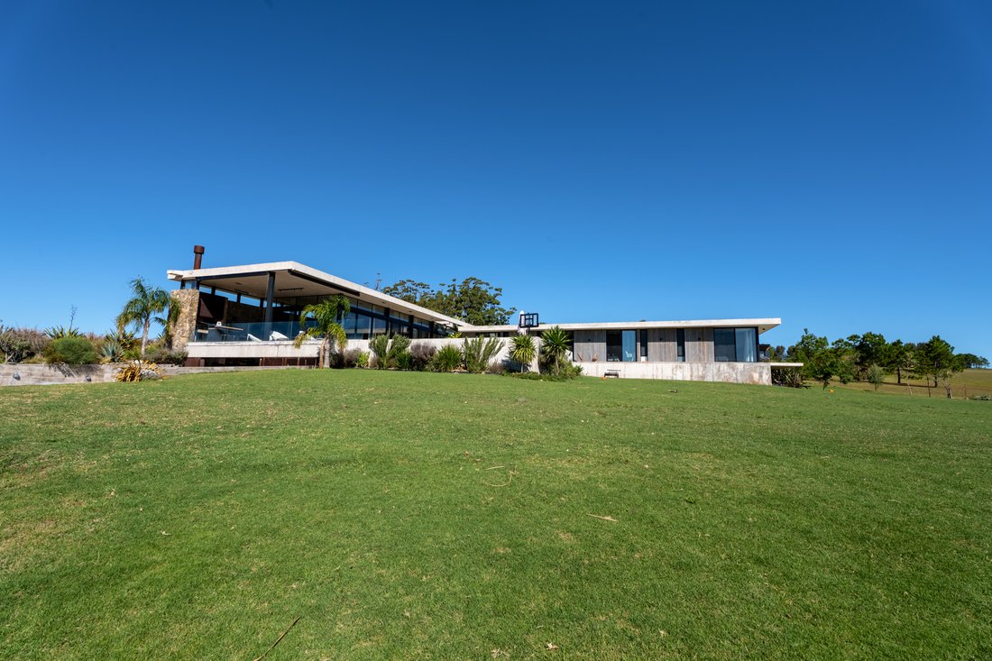 Villa in Chacras del Golf, Maldonado Department, Uruguay 3 - 17558862