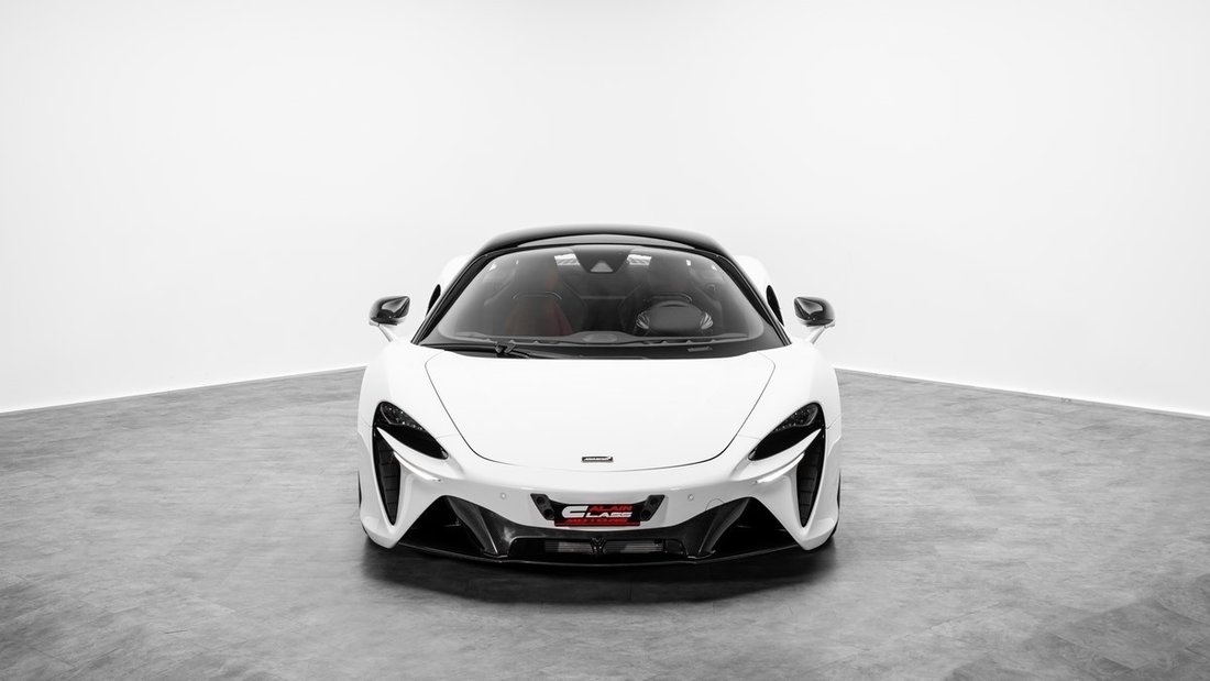 Coupe in Dubai, United Arab Emirates 3 - 17563541