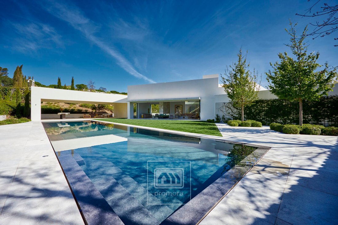 Villa in Somosaguas, Pozuelo de Alarcon, Comunidad de Madrid 1 - 17570925