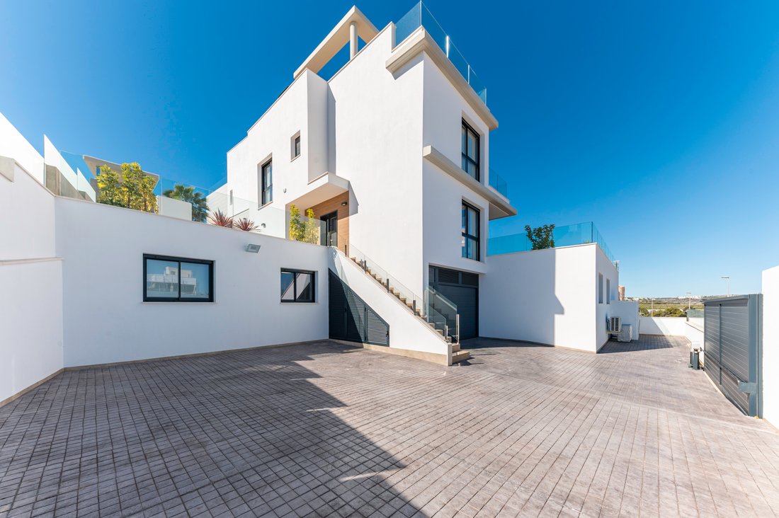 Villa in Dehesa de Campoamor, Orihuela, Valencian Community 2 - 17568020