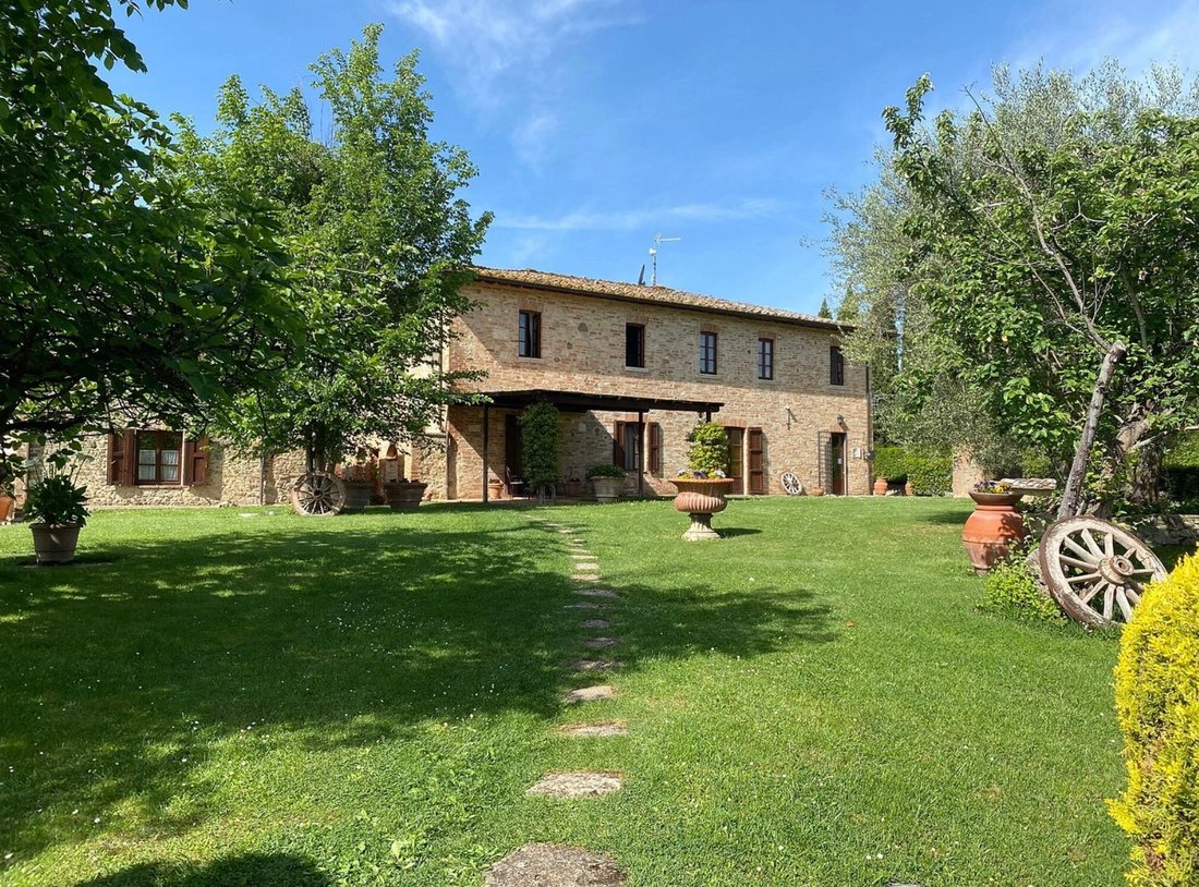 Estate in Castelnuovo Berardenga, Tuscany, Italy 3 - 17562460
