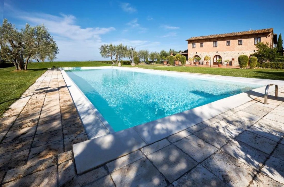 Estate in Castelnuovo Berardenga, Tuscany, Italy 2 - 17562460