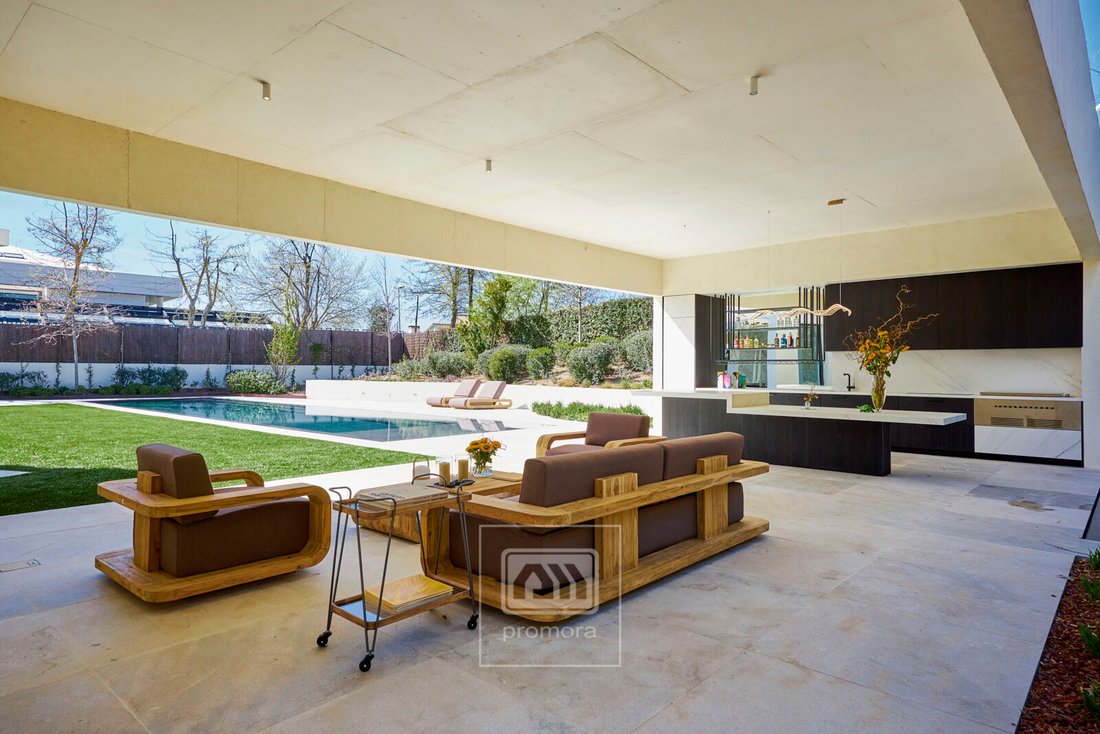 Villa in Somosaguas, Pozuelo de Alarcon, Comunidad de Madrid 4 - 17570925