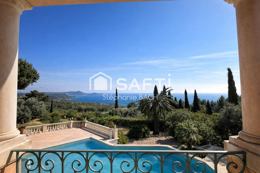 House in Ceyreste, Provence-Alpes-Côte d'Azur, France 1 - 17563394