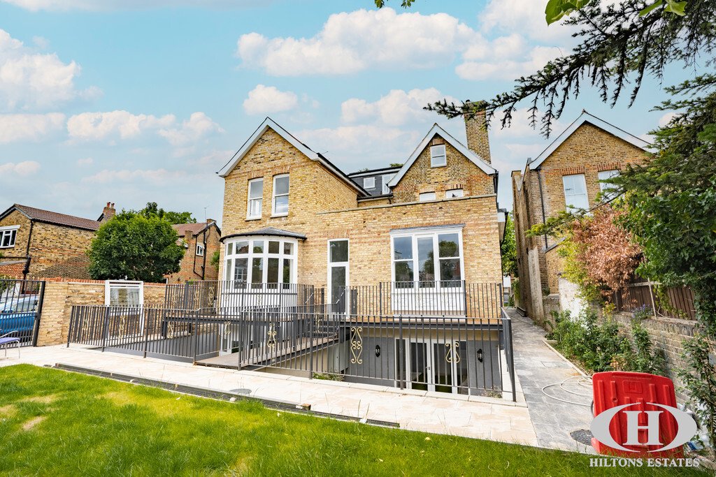 Apartment in Ealing (London Borough of Ealing), Ealing, England 3 - 17564036