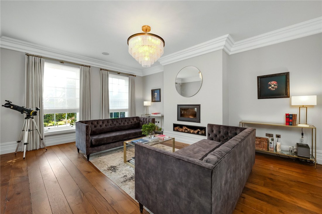 House in Esher, Elmbridge, England 4 - 17565990