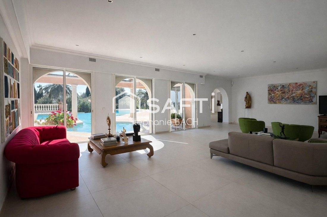 House in Ceyreste, Provence-Alpes-Côte d'Azur, France 5 - 17563394
