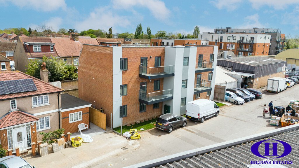 Apartment in Norwood Green, Ealing, England 1 - 17564047