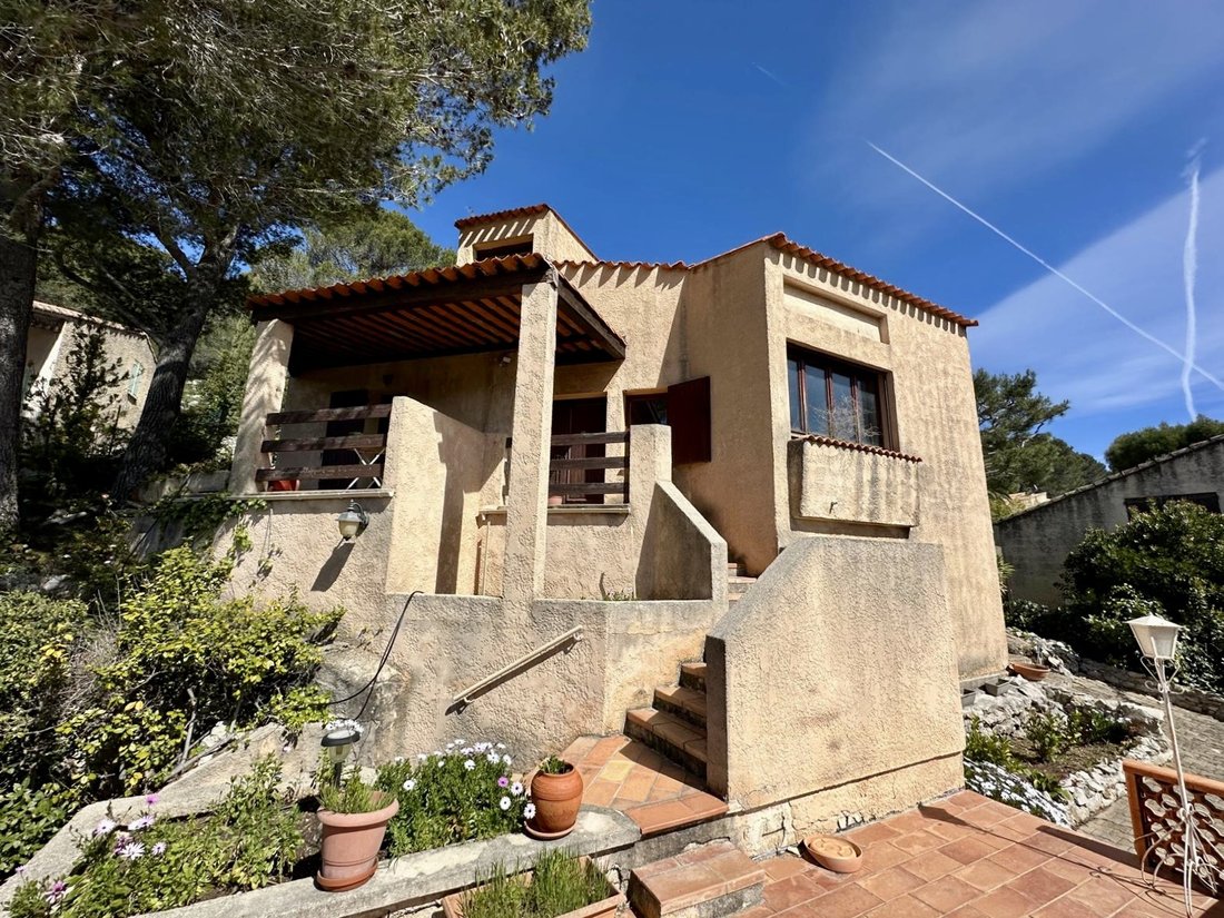 House in Carnoux-en-Provence, Provence-Alpes-Côte d'Azur, France 2 - 17562424