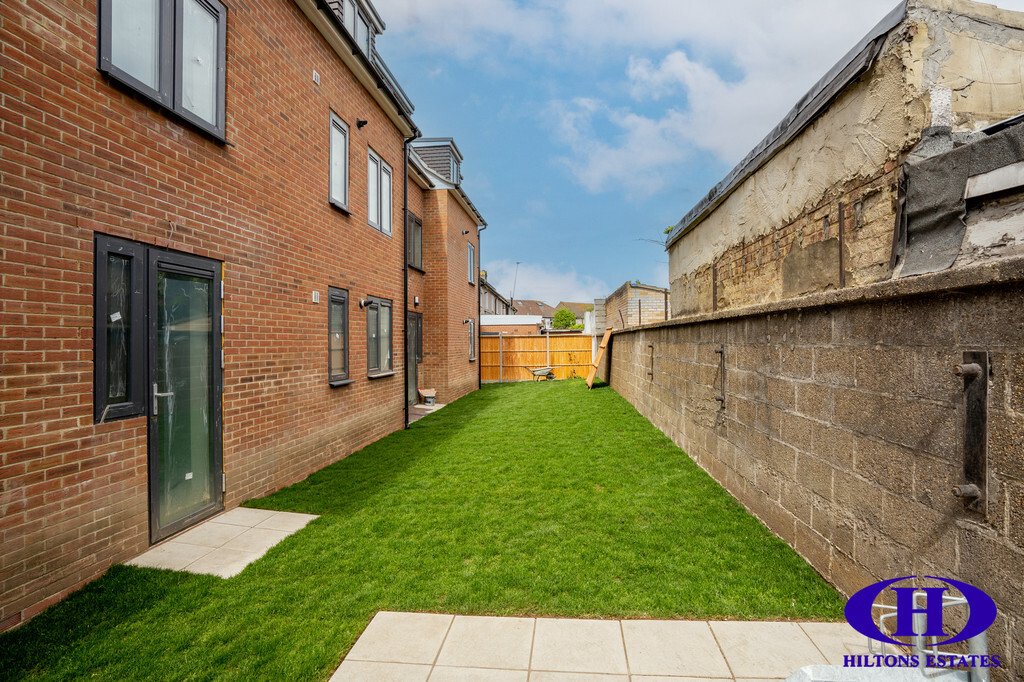 Apartment in Norwood Green, Ealing, England 3 - 17564047