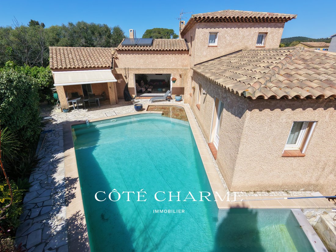 House in La Londe-les-Maures, Provence-Alpes-Côte d'Azur, France 1 - 17562512
