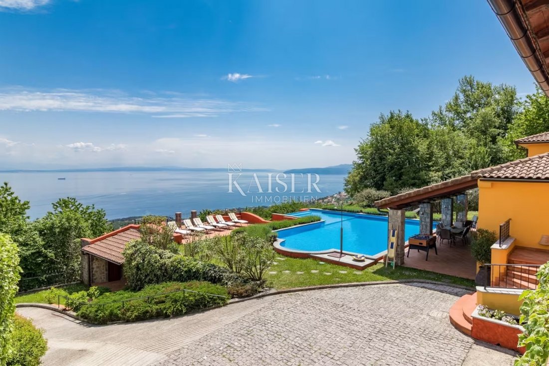 Estate in Grad Opatija, Primorje-Gorski Kotar County, Croatia 2 - 15479519
