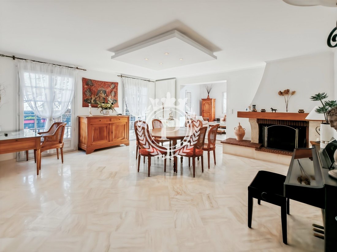 House in Arrondissement of Bobigny, Ile-de-France, France 4 - 17505645