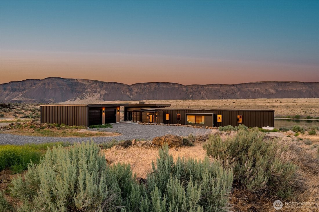 House in Malaga, Washington, United States 1 - 17566115