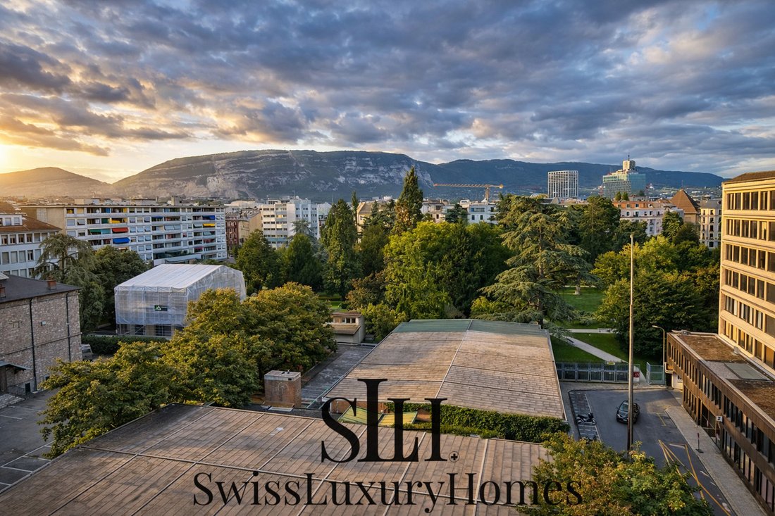 Elegant Penthouse Apartment With Terraces And Parking