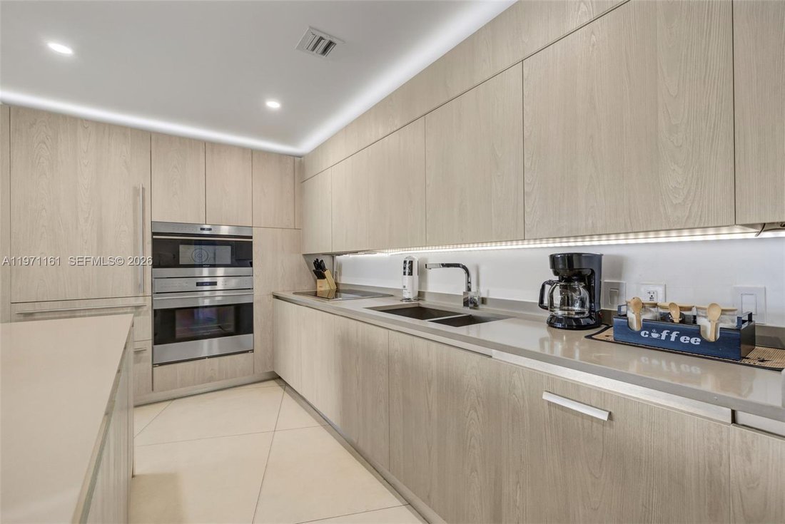 Condo in Hallandale Beach, Florida, United States 4 - 17288292