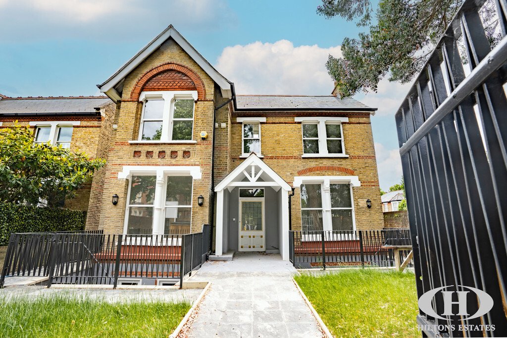 Apartment in Ealing (London Borough of Ealing), Ealing, England 2 - 17564036