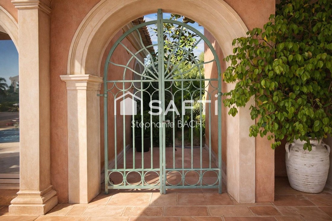 House in Ceyreste, Provence-Alpes-Côte d'Azur, France 3 - 17563394