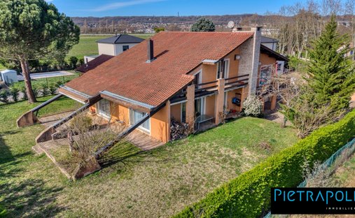 House in Thil, Auvergne-Rhône-Alpes, France 1
