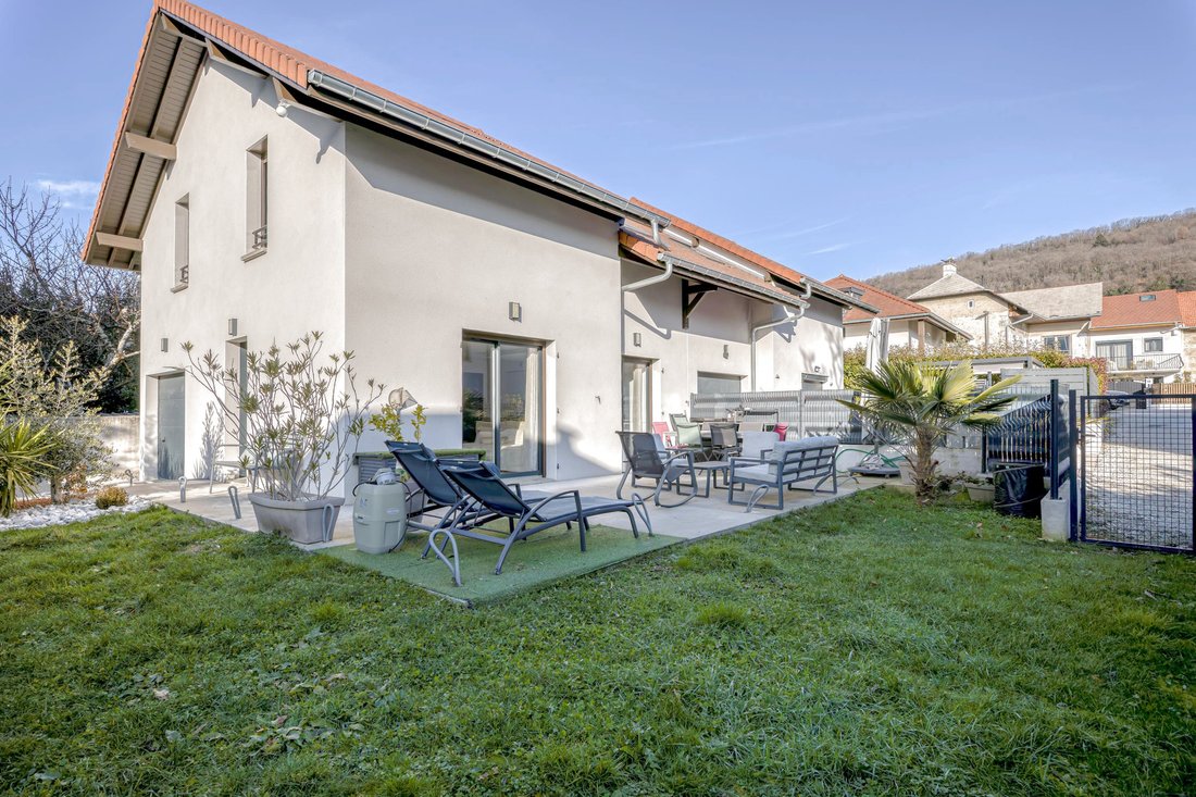 House in Brison-Saint-Innocent, Auvergne-Rhône-Alpes, France 1 - 16993013