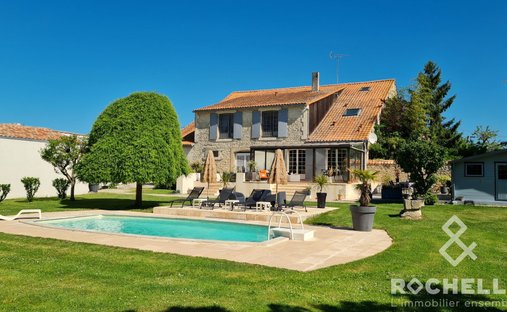 Casa a La Jarne, Nuova Aquitania, Francia 1