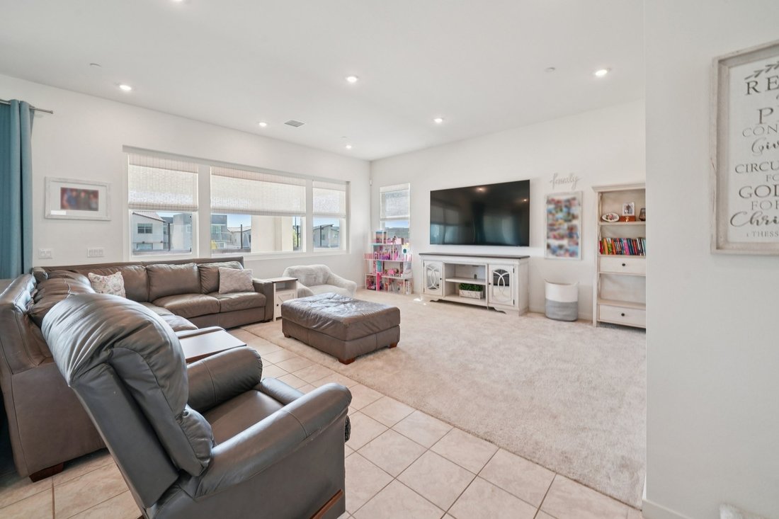 House in Fontana, California, United States 3 - 17564202