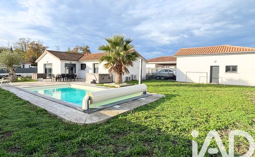 House in Bellevue-Trigan, Cestas, France 1