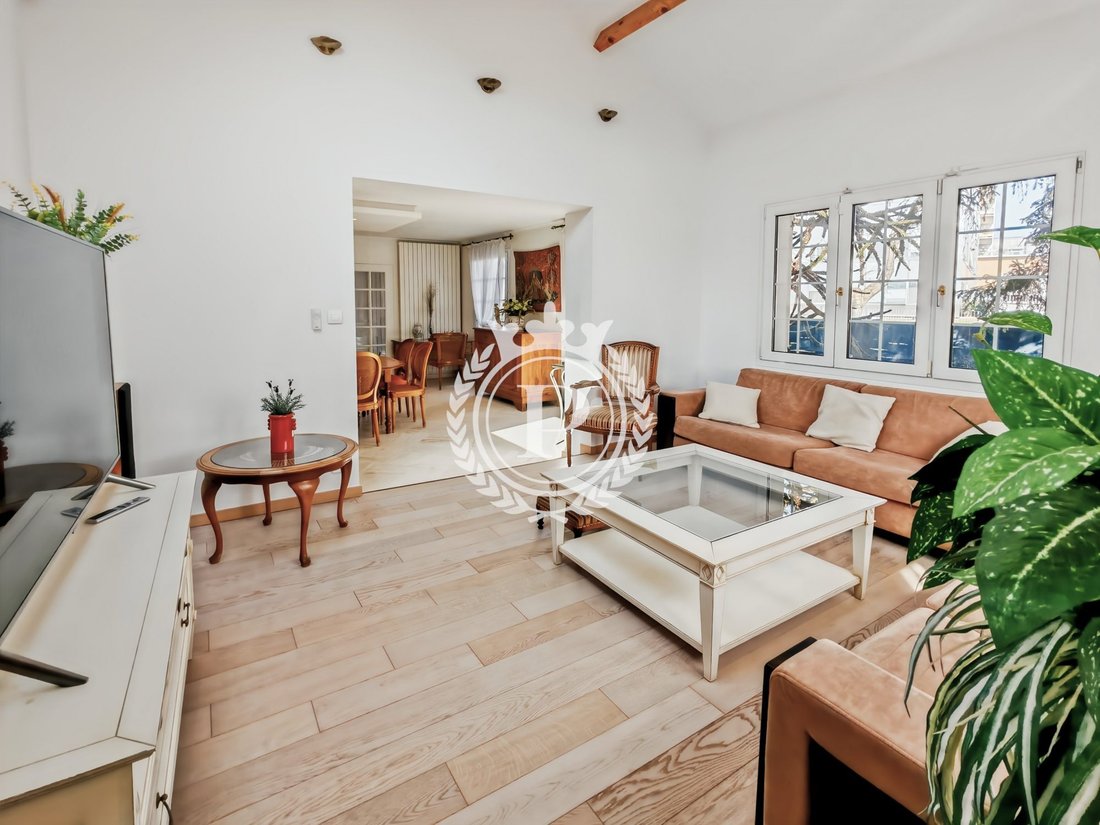 House in Arrondissement of Bobigny, Ile-de-France, France 2 - 17505645