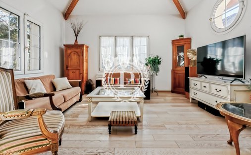 House in Arrondissement of Bobigny, Ile-de-France, France 1