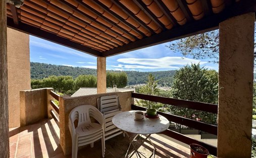 House in Carnoux-en-Provence, Provence-Alpes-Côte d'Azur, France 1