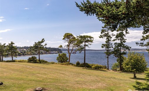 House in Coupeville, Washington, United States 1